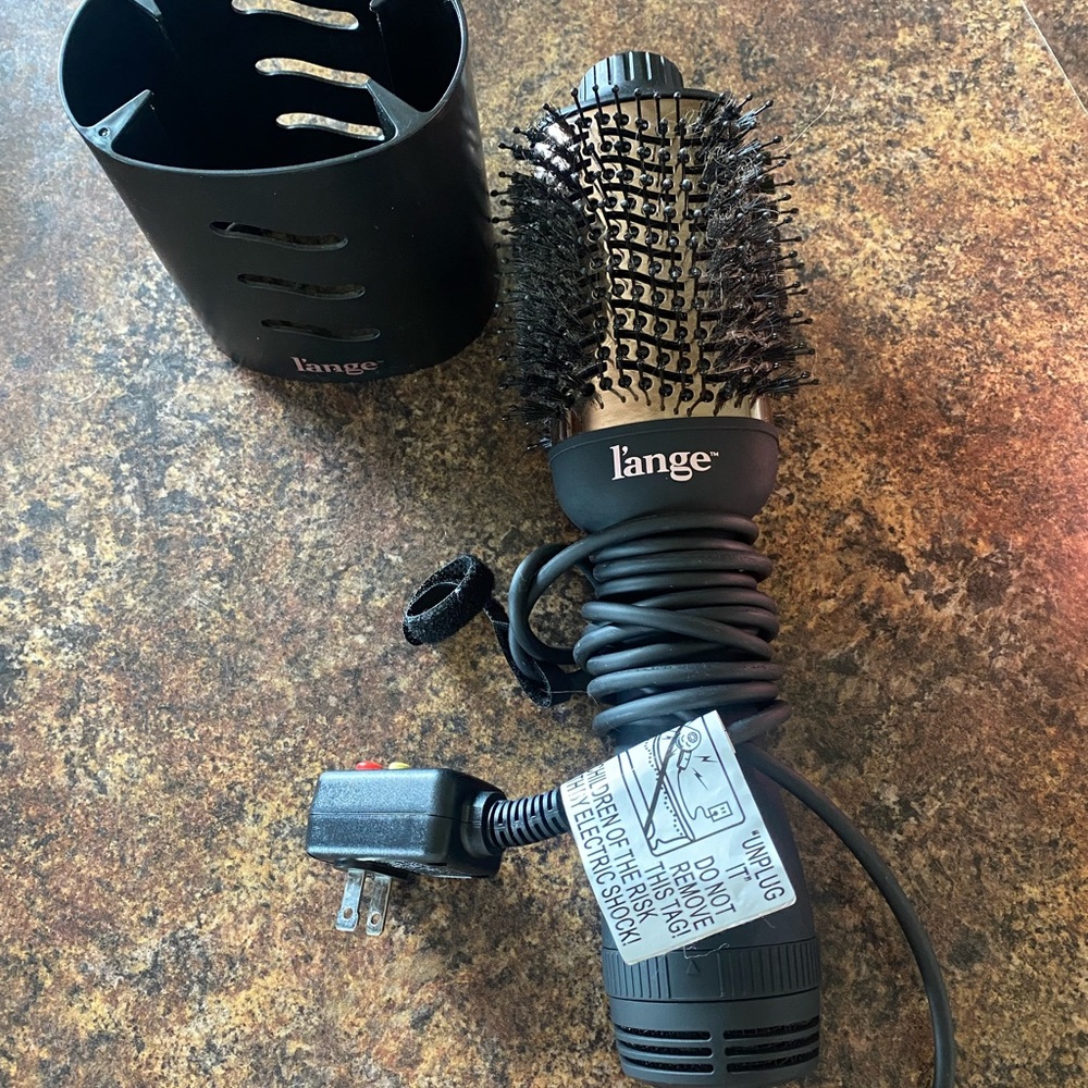 L’ange hair dryer brush